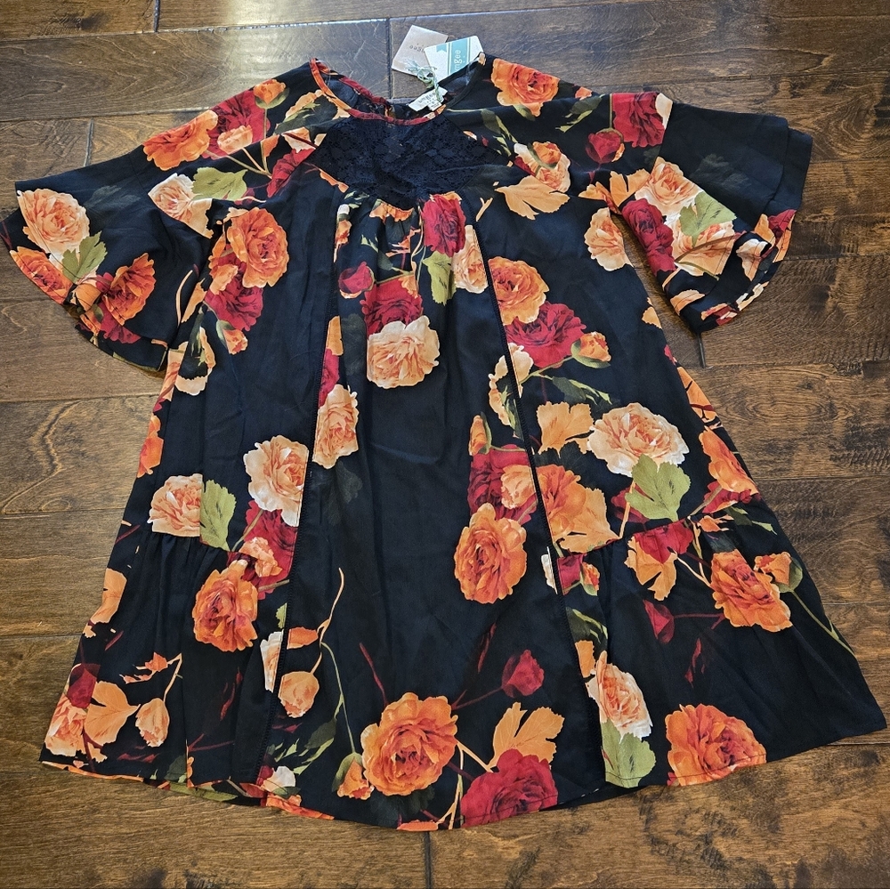 NWT Umgee Dress Size S Floral